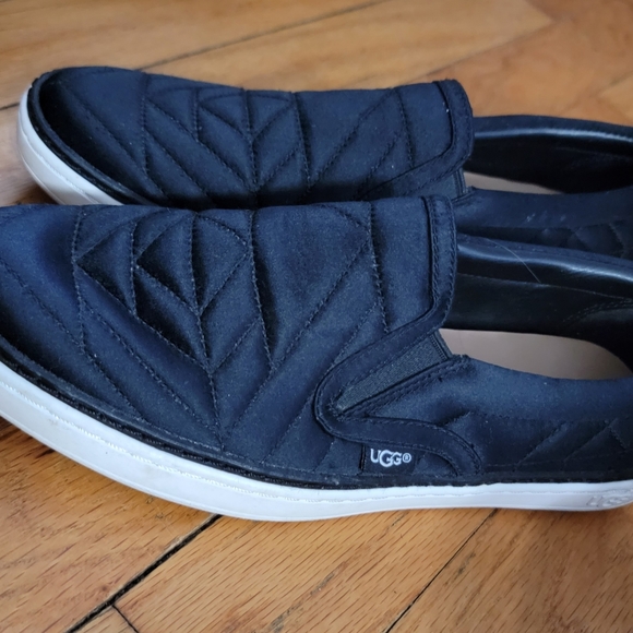UGG slip on sneakers - Picture 2 of 3